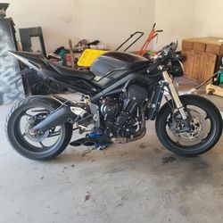 Triumph Street 675R Daytona Street Bike