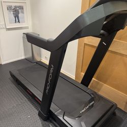 Treadmill, Basically New 