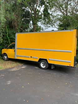 2015 gmc 16 ft box truck
