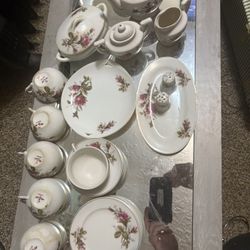 1950s Mini / Children’s/doll  China Set Made By Grandcrest China Co. In Japan. “Royal Rose Pattern