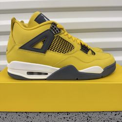 Air Jordan 4 Retro “Lightning” Size: 10M/11.5W (Brand New With Flaws)