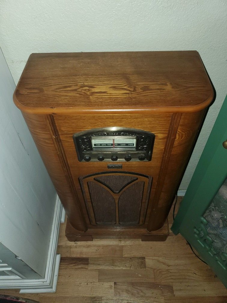 1944 Crosley Vintage Limited Edition Radio
