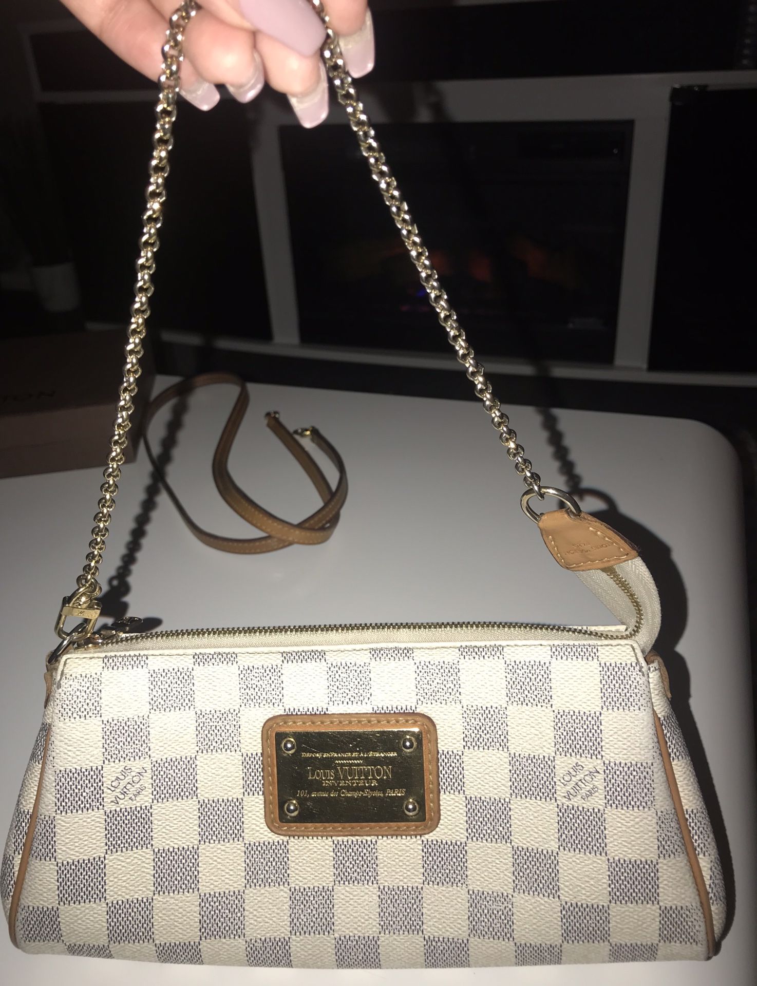 Authentic Louis Vuitton Pochette Eva White Damier Azur Canvas Crossbody Bag  for Sale in West Hollywood, CA - OfferUp