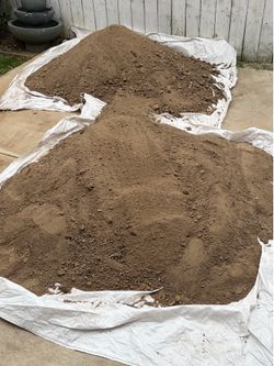 Free dirt - no grass or rocks
