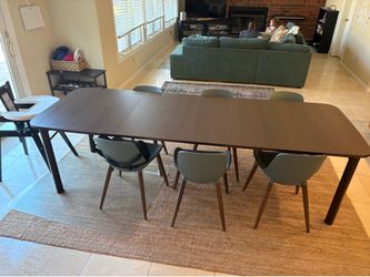 Dining table and 8 chairs