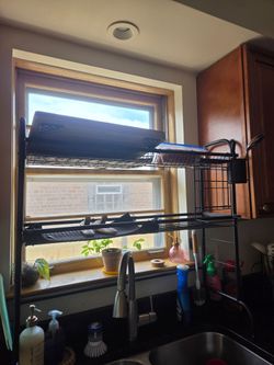 A 2 tier dish rack