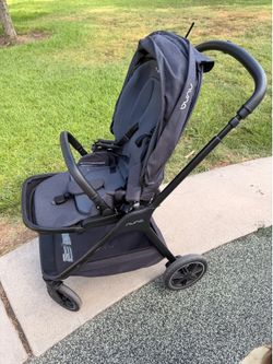 Nuna Triv stroller and car seat system
