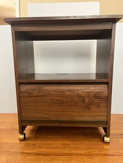 TV STAND ROLLING 4 -WHEELS