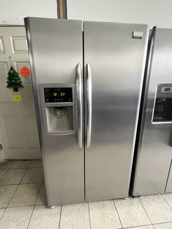 Refrigerator Frigidaire 36”