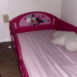 toddler bed and mattress 