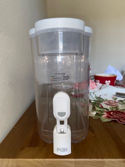 PUR 30-Cup Water Filter Dispenser – White/Clear