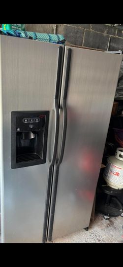 GE Side-by-Side Stainless Steel Refrigerator