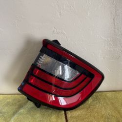 2014 2015 2016 2017 2018 2019 2020 2021 2022 2023 2024 DODGE DURANGO REAR BRAKE TAIL LIGHT TAIL LAMP TAILLIGHT RIGHT PASSENGER SIDE RH OEM USED 