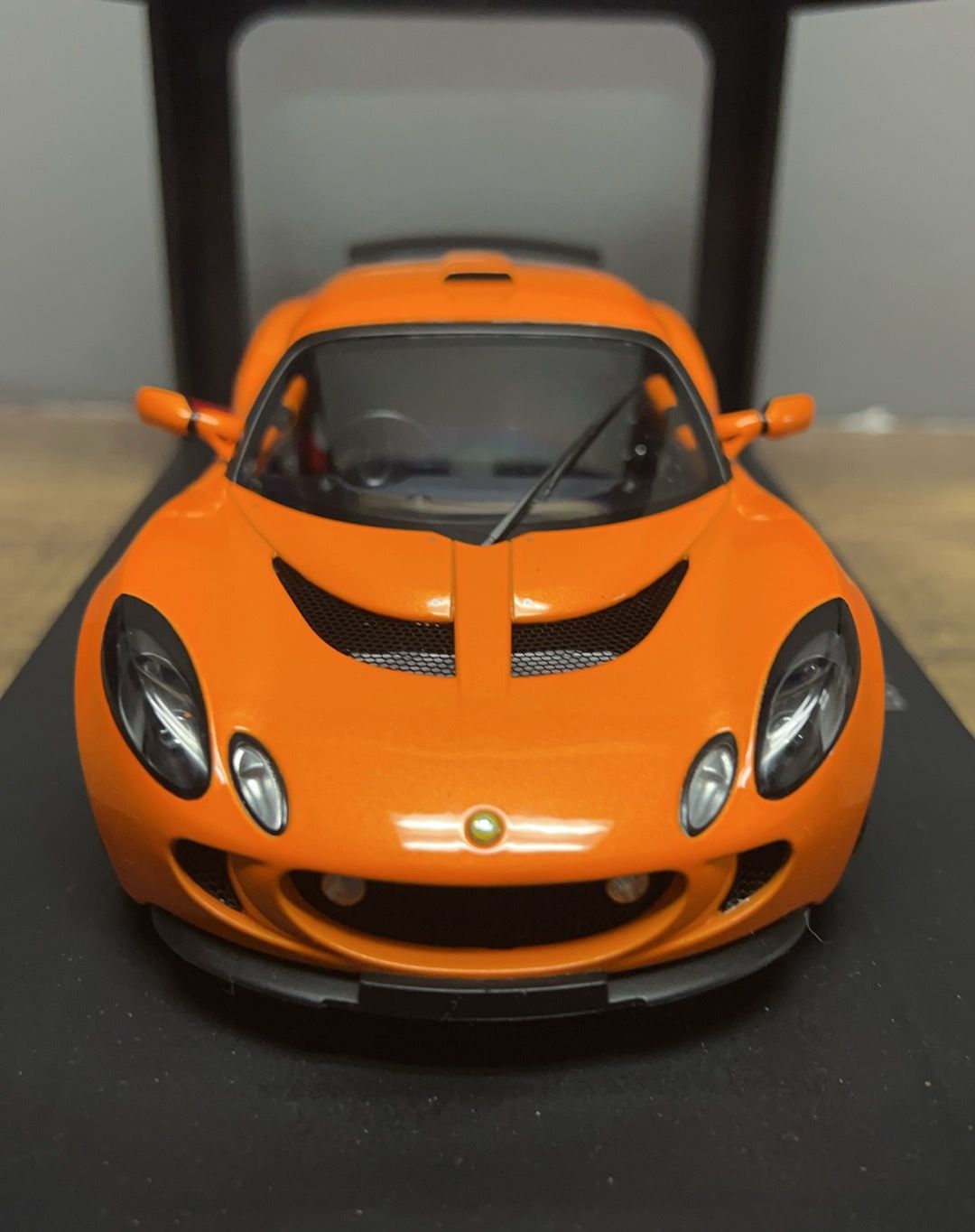 AUTOart 1/18 Lotus Exige in orange model for Sale in Hacienda