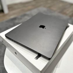 Apple MacBook Pro 16" (512GB SSD, M3 Pro, 36GB ) Laptop Space Black - MRW23LL/A