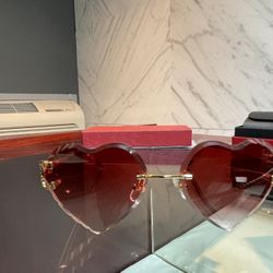 🔥🔥GOLD FRAMES WITH RED DIAMOND CUT ♥️SHAPED LENSES. 