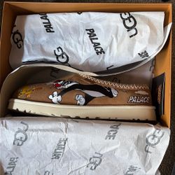 Palace Ugg Looney Tunes Size 10m 11w 