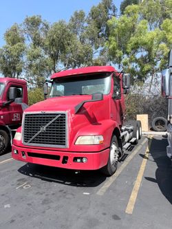 2016 Volvo daycab tractor truck