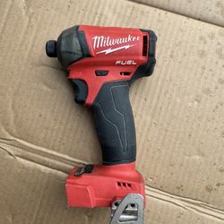 Milwaukee Surge Impact M18 FUEL