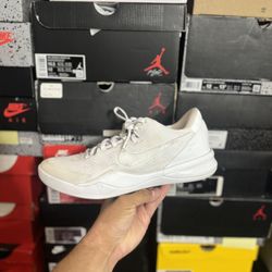 Kobe 8 Protro Halo size 8.5 USED But Clean 