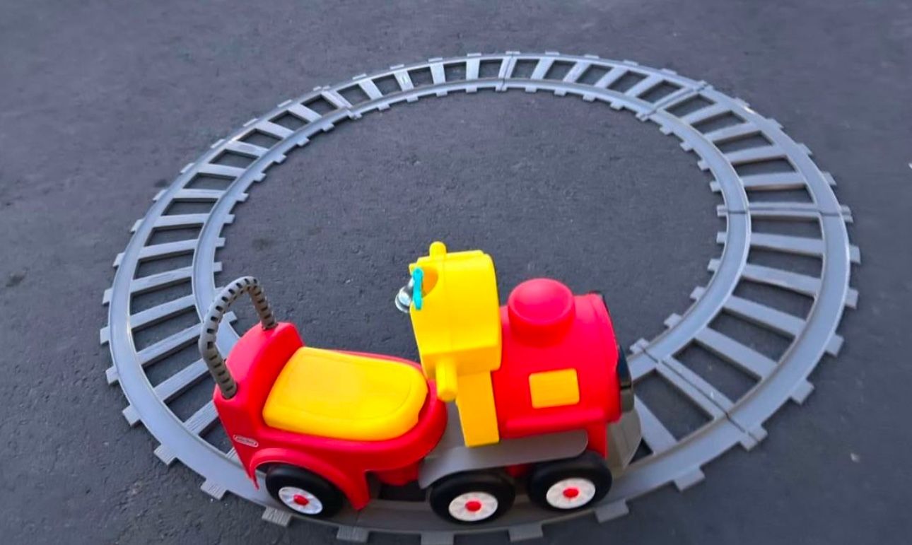 little tikes train