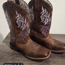 Women's Cowboy Boots Size 9.5
