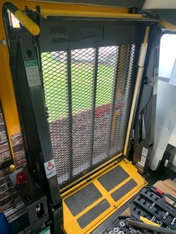 Handicap lift