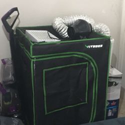 Indoor Grow Tent (PICKUP ONLY)