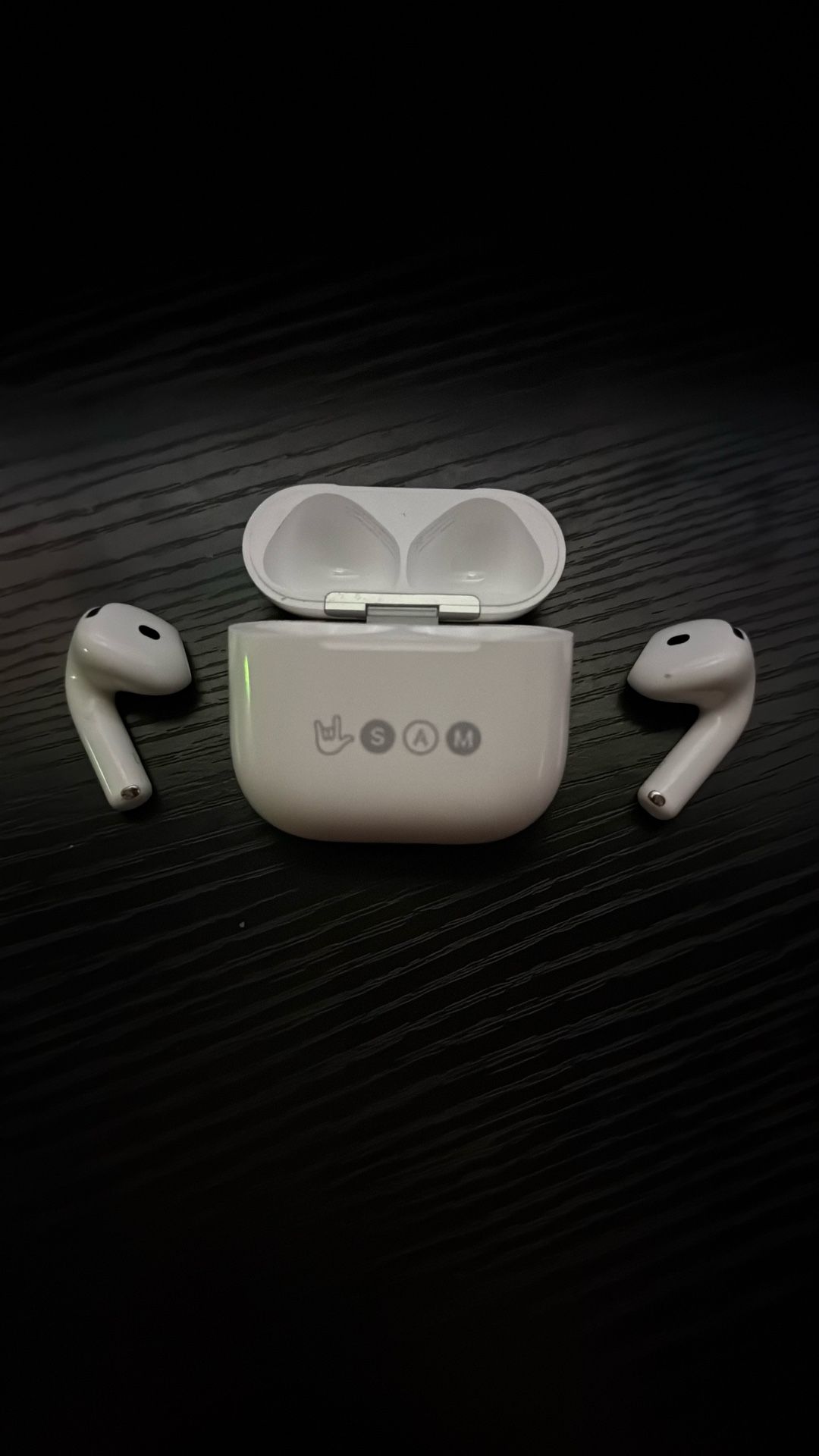 AirPod 4 Noise Canceling