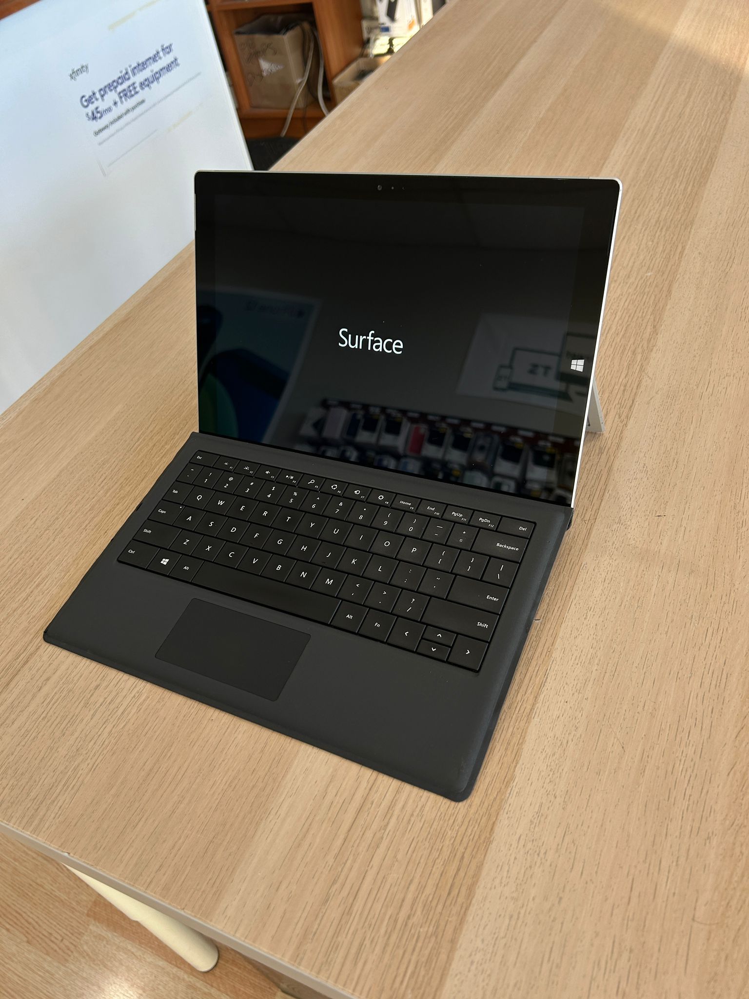 Microsoft Surface Pro 3 I5 4GB 128GB SSD Windows 10 Tablet//Laptop
