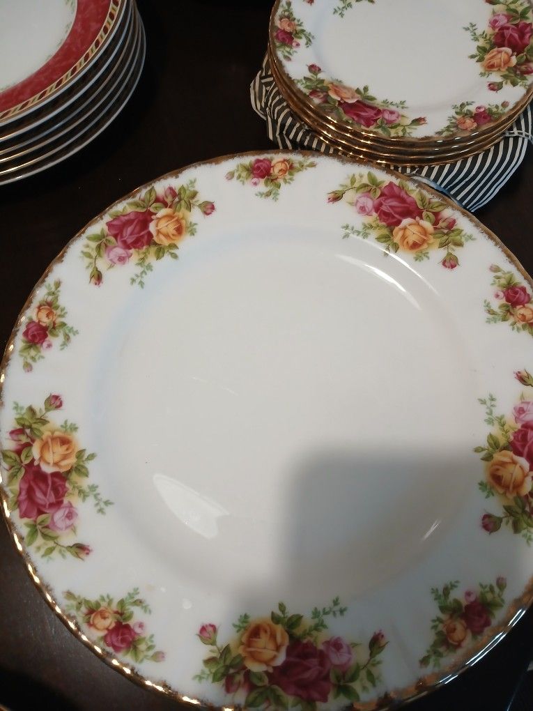 Royal Albert Old Country Roses Dishes !!