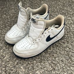 Nike Air Forces ( Size: 8.5)