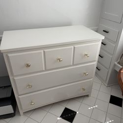 White Solid Wood Dresser With Three Drawers