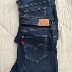 Levi Pants - Size 31
