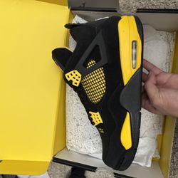 Air Jordan 4 Thunder Size 11