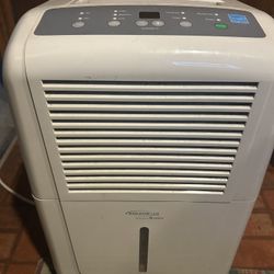 SOLEUS AIR DEHUMIDIFIER 