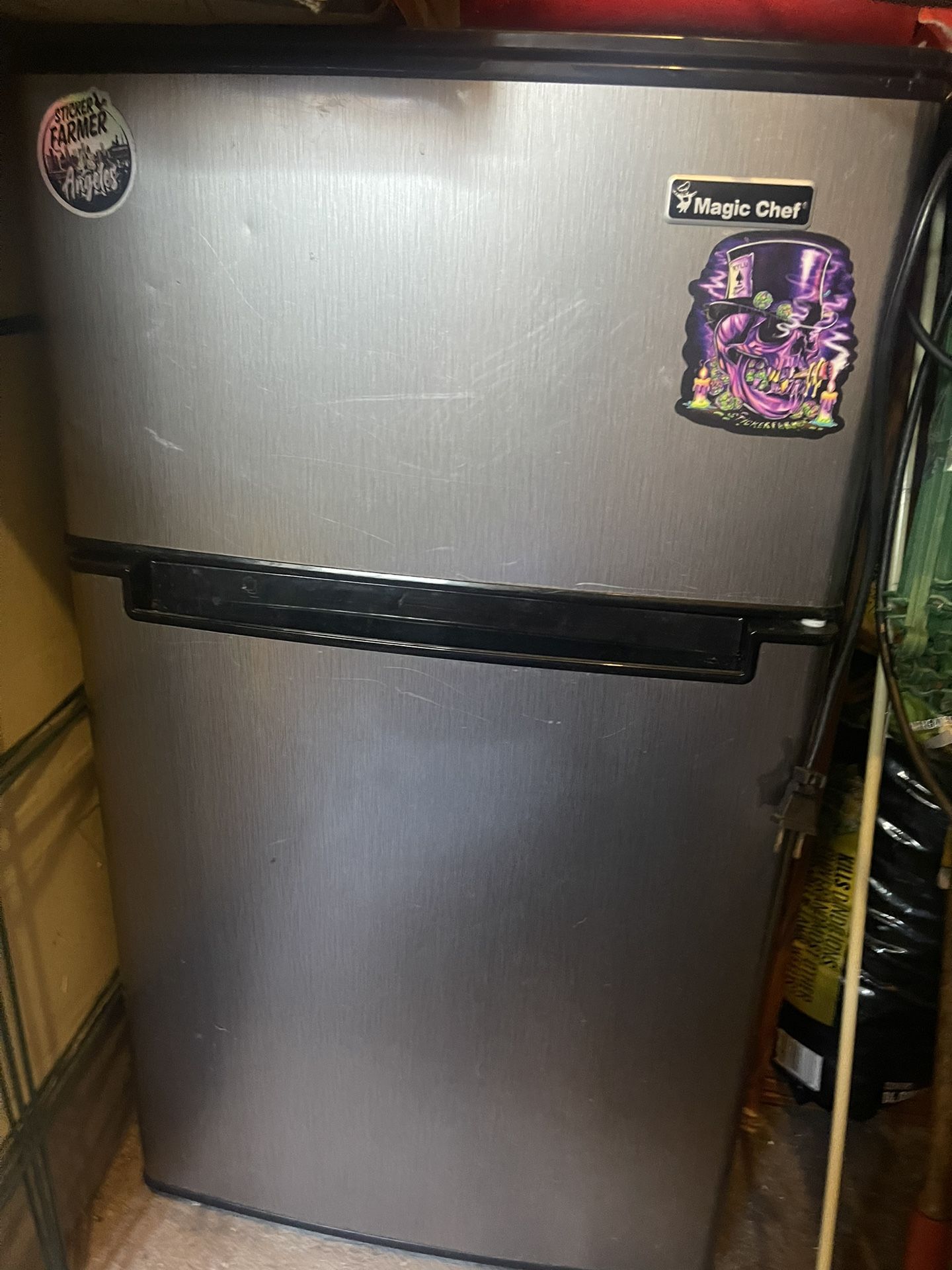 REFRIGERATOR AND FREEZER
