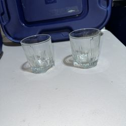 Set of Two Cocktail Glasses 