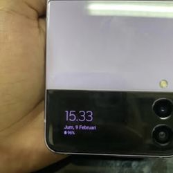 Samsung Galaxy Z Flip 4 Unlocked With Warranty 