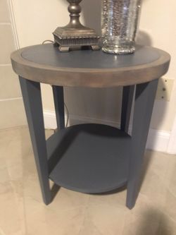 Refinished Round Accent Table – Two-Tone Modern Farmhouse Style