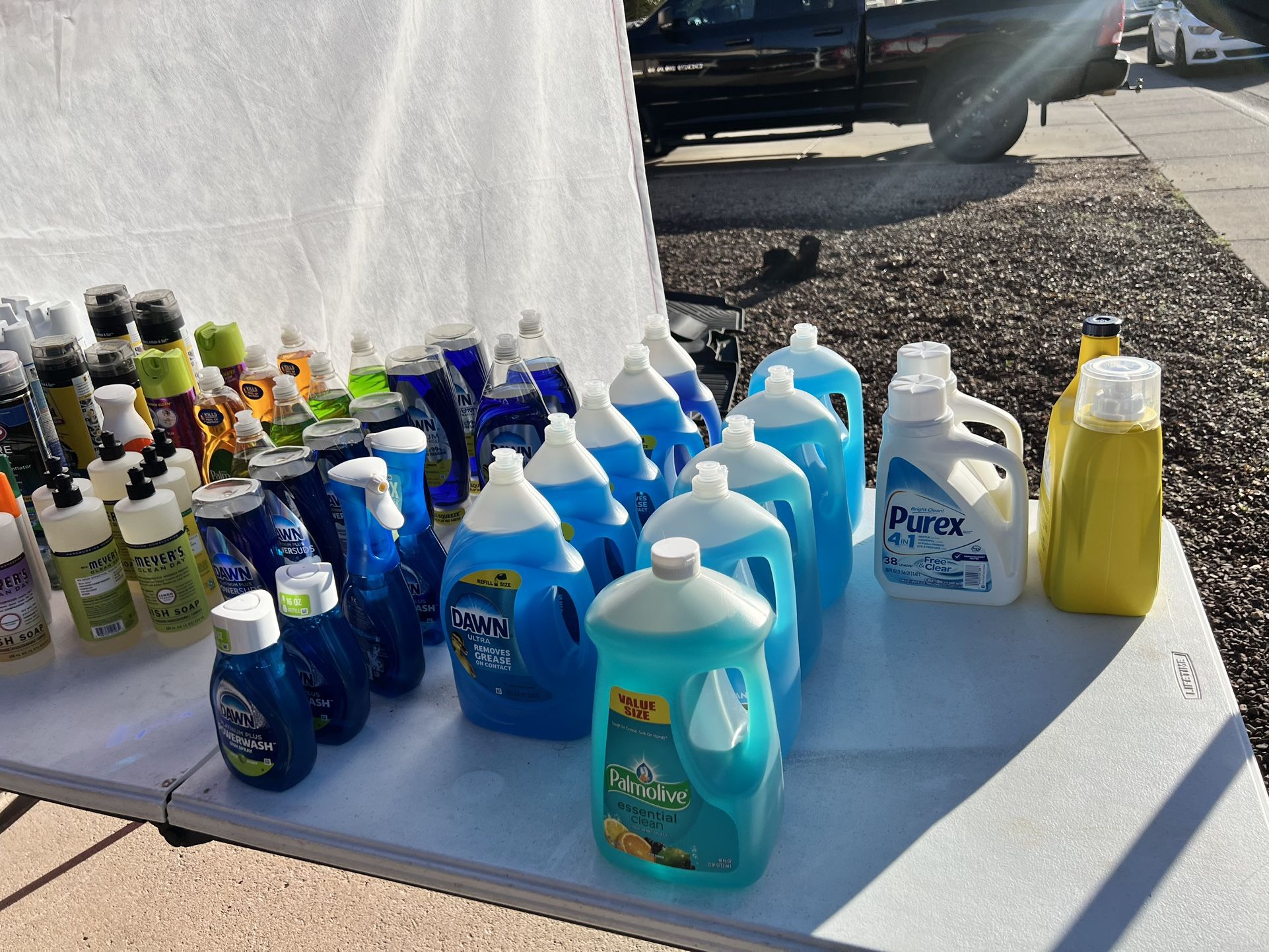 Venta De Yarda Hoy Sábado  25 De  Octubre 