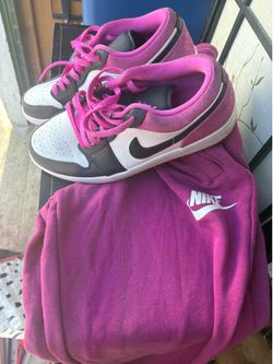 Nike low top size 9 1/2 pink and sweats size large