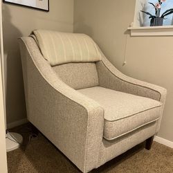 Like New ikea Armchair  (FLINSHULT Beige)