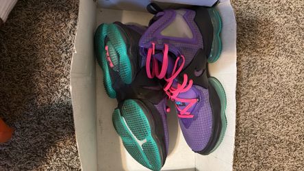 Lebron XIX LOW