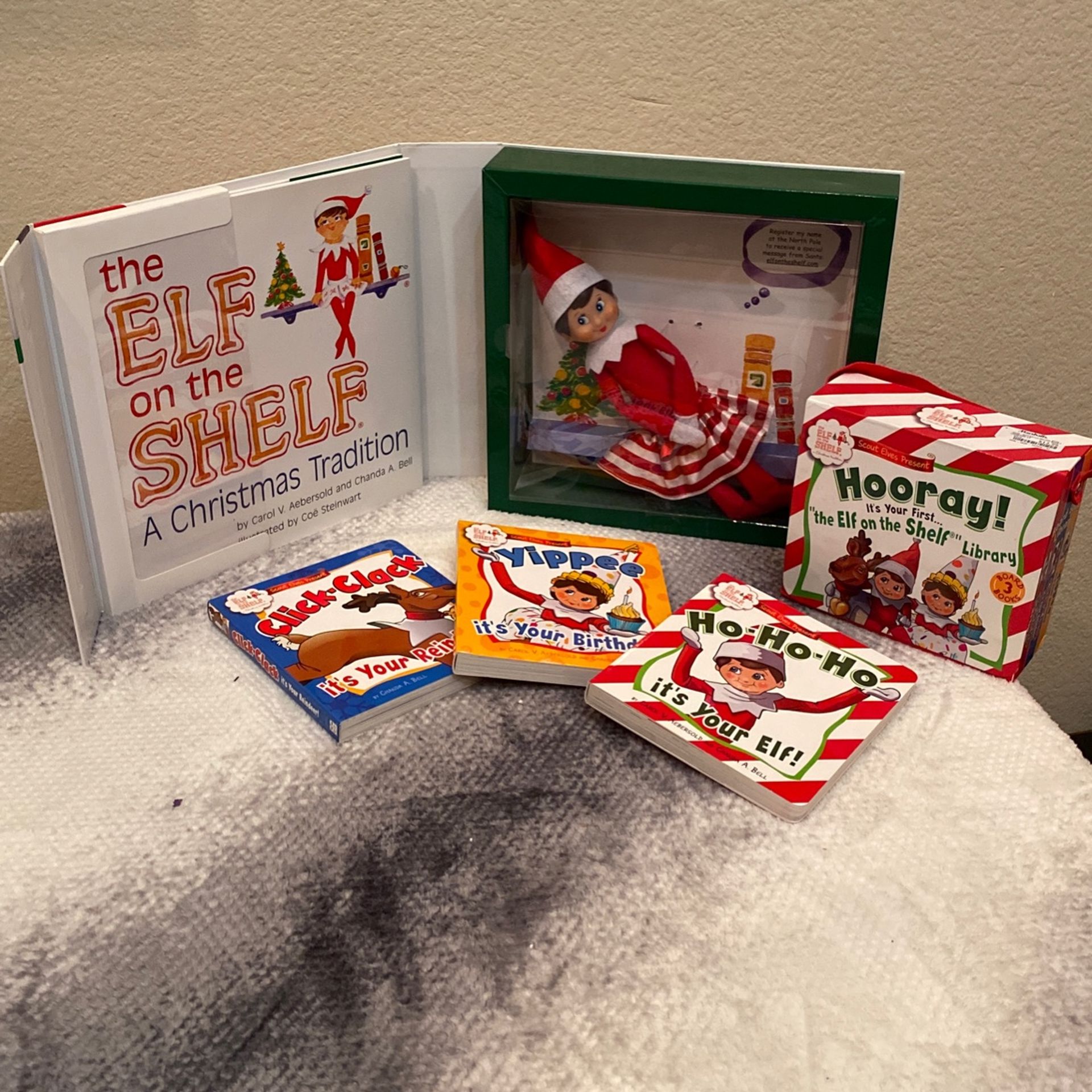 CHRISTMAS 🎄 ELF ON THE SHELF GIRL WITH BOOK AND 3 EXTRA BOOKS