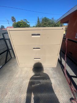 Filling cabinets