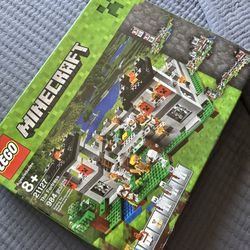 LEGO Minecraft The Fortress (21127) NISB NEW SEALED