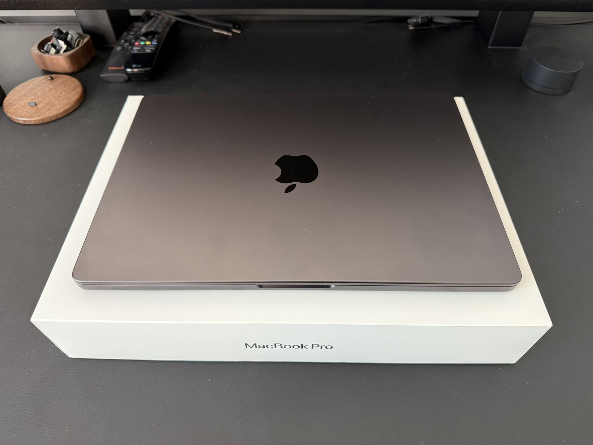 Apple MacBook Pro 14 2023 M3 Max 14-Core 30-Core GPU 36GB 1TB Space Black A2992