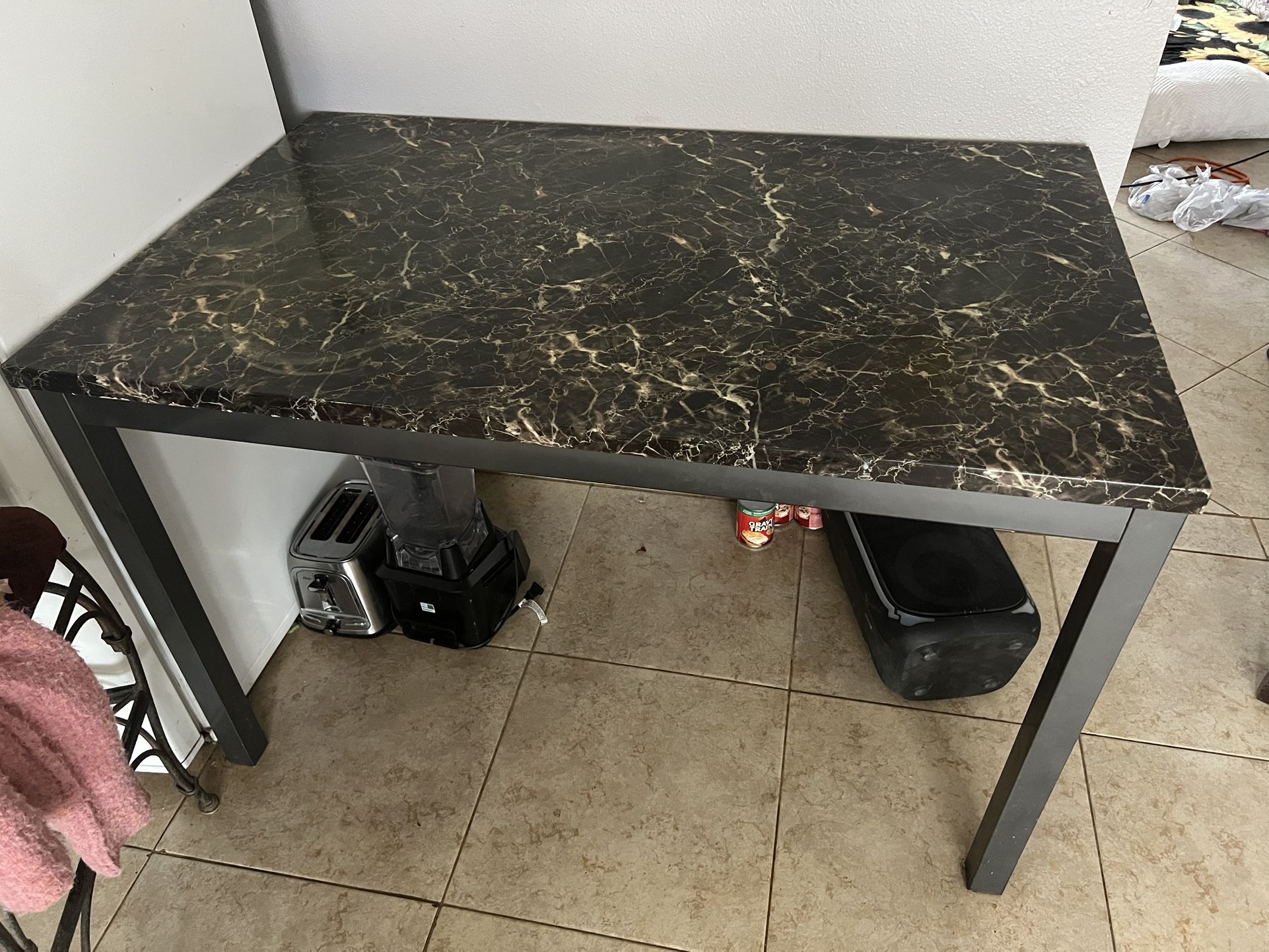 Dinning Table 