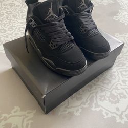 Brand New Jordan 4 Black Cats Size 5.5